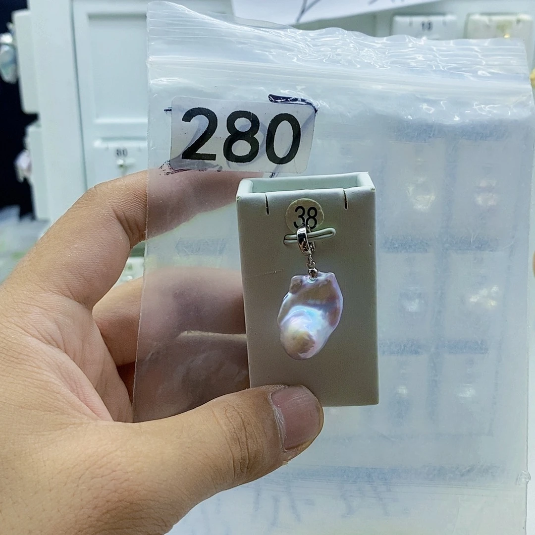淡水珍珠颈饰合金
