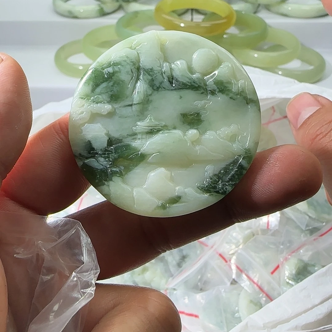 蛇纹石玉未镶嵌颈饰