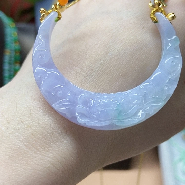 翡翠未镶嵌颈饰吊坠