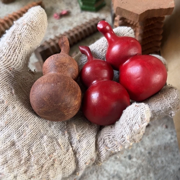 敏***艳木................