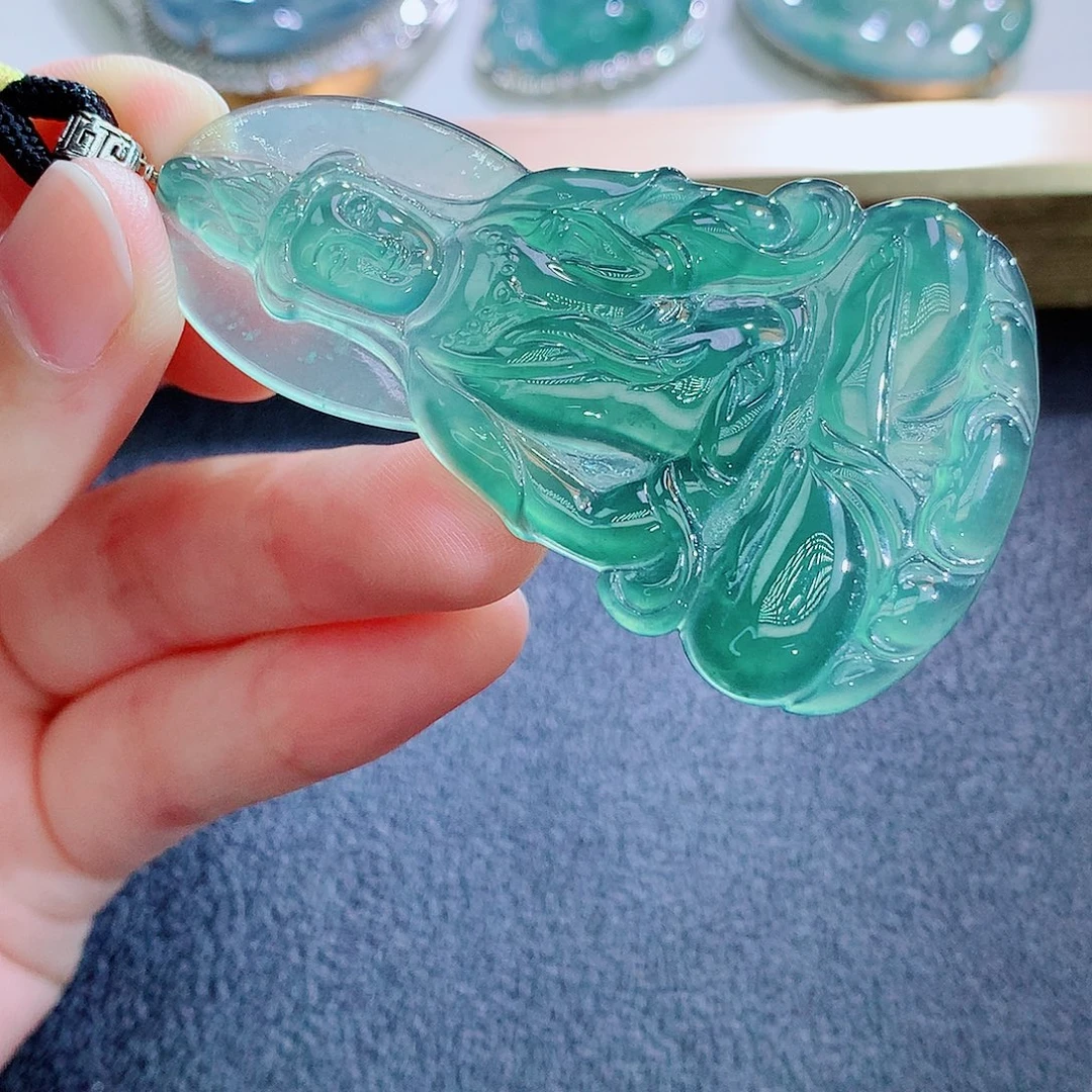 颈饰18K金镶嵌翡翠翡翠