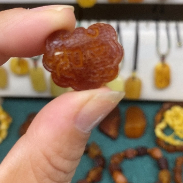 蜜蜡未镶嵌珠宝奇石如意