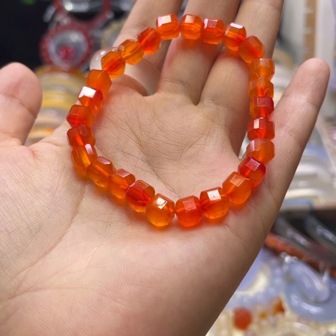 玛瑙/玉髓手串未镶嵌不同光线不同角度色不同