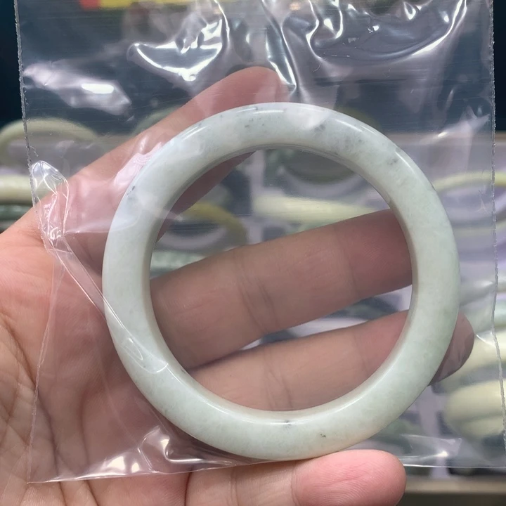 透闪石-蛇纹石玉手镯未镶嵌竹**多