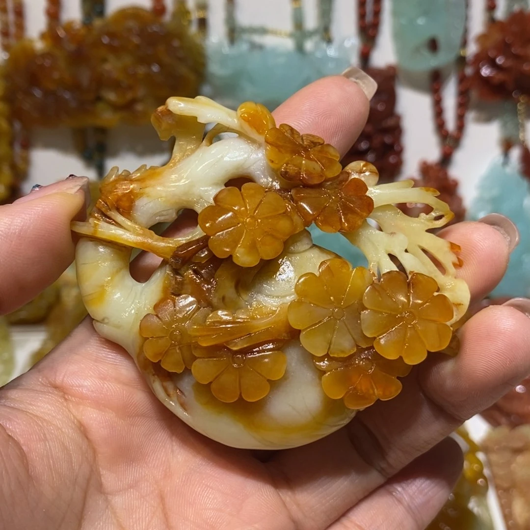 蛇纹石玉未镶嵌颈饰