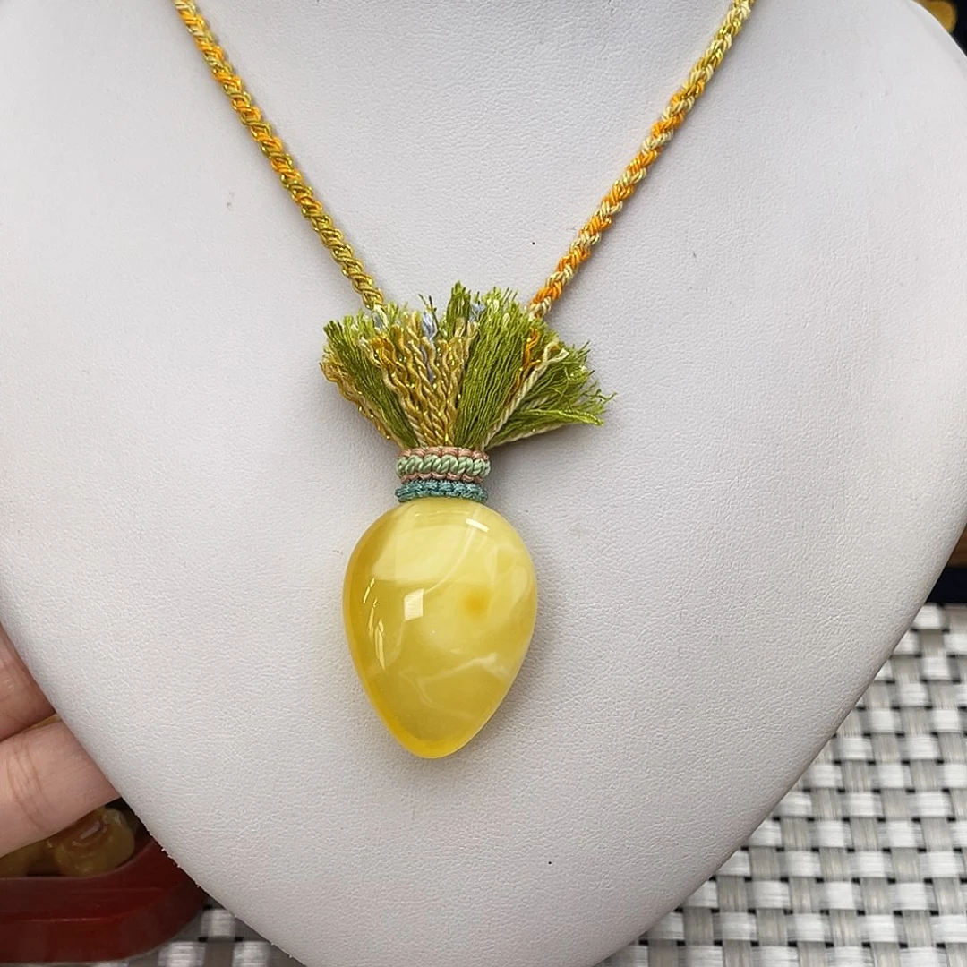 琥珀未镶嵌吊坠(赠链)