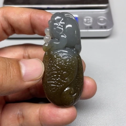 和田玉未镶嵌颈饰老*