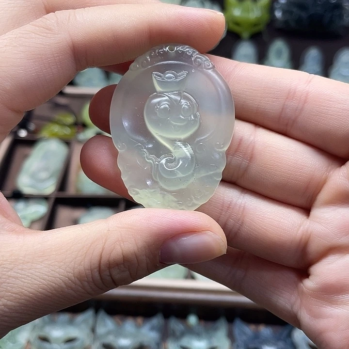 未镶嵌岫玉吊坠(赠链)