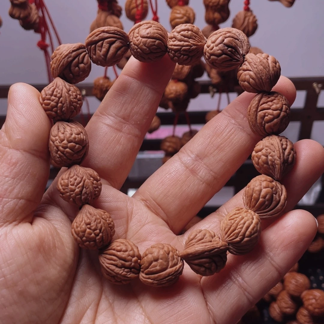 木质类龙纹桃枭手串