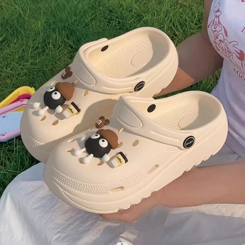 厚底洞洞鞋女生2025夏季新款卡通防滑防臭软底外穿爆款网红凉拖鞋