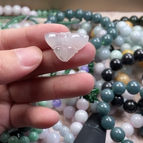 翡翠未镶嵌颈饰66