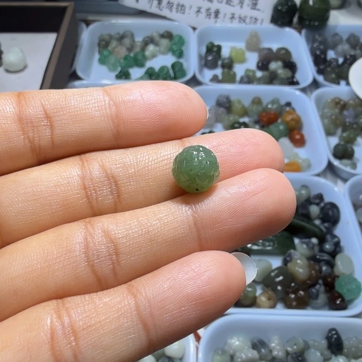琳****未镶嵌和田玉珠宝半成品
