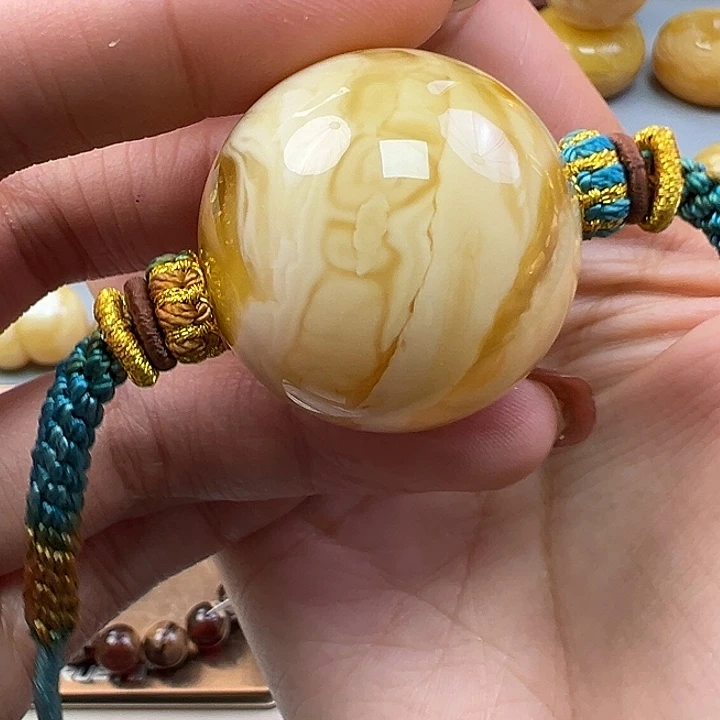 蜜蜡未镶嵌珠宝奇石