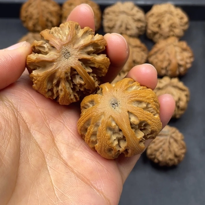 小***物文玩核桃吊坠突突突突突突突突突突突