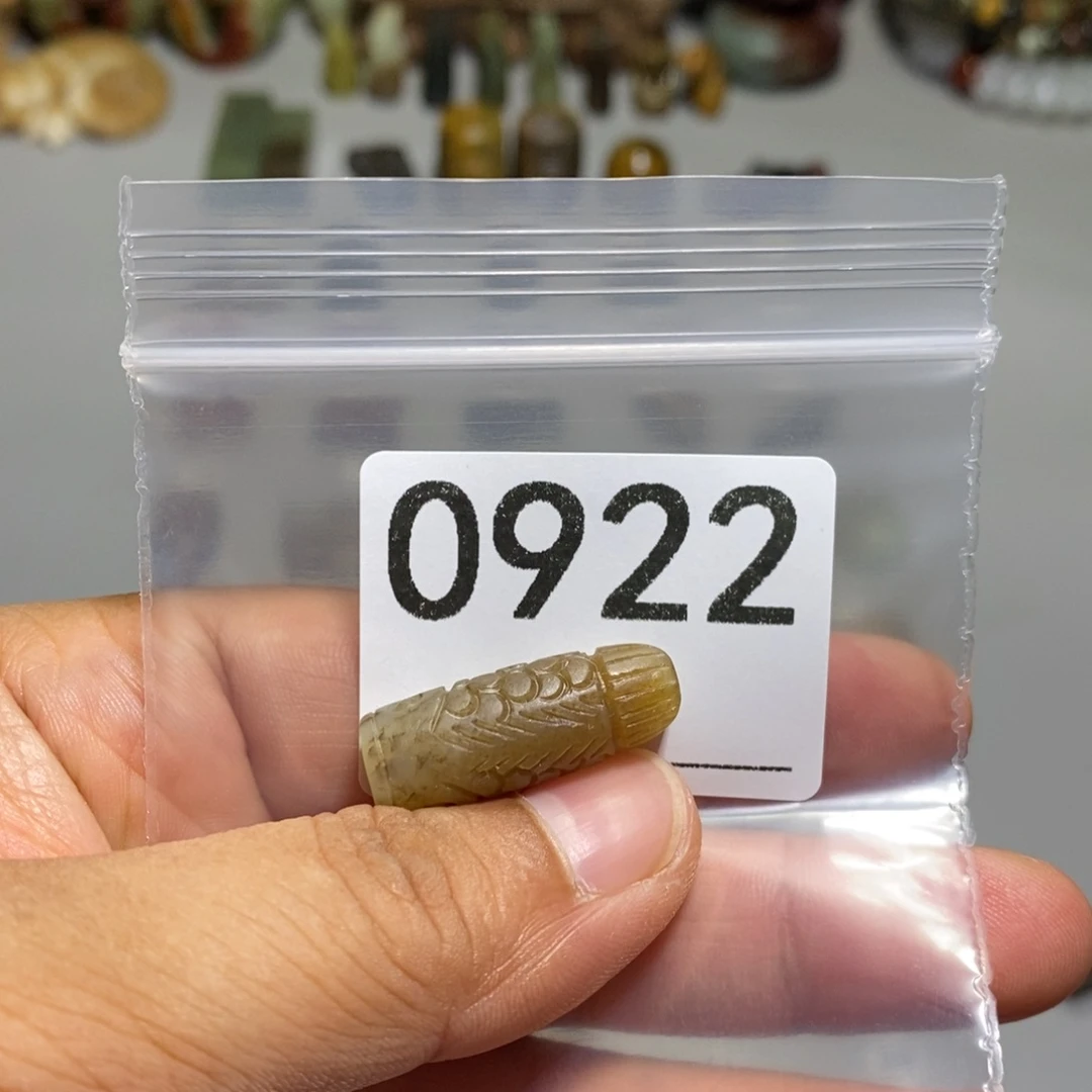 颈饰未镶嵌透闪石质玉?**?
