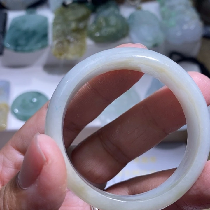 【闪购商品】颈饰未镶嵌翡翠童镯