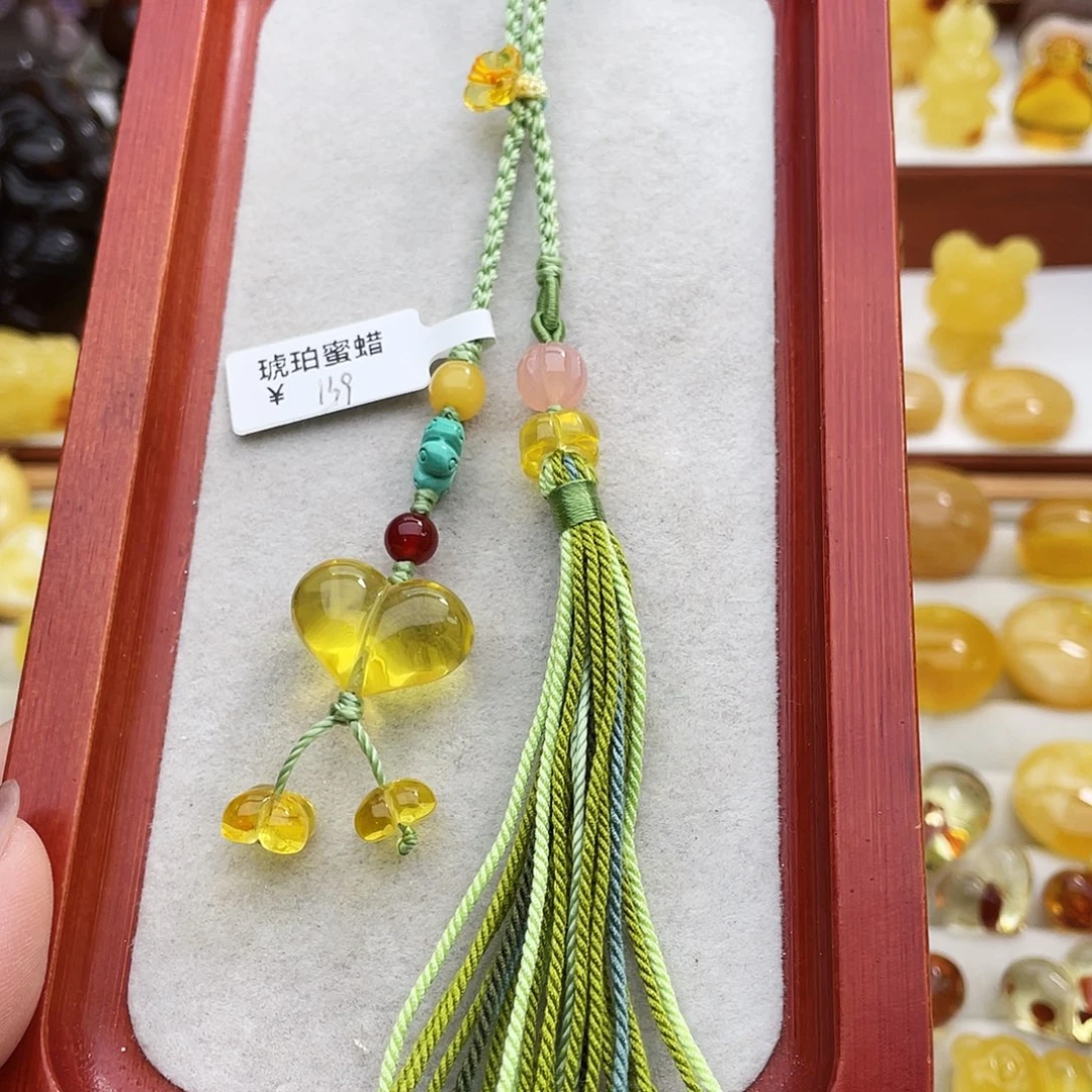 琥珀吊坠(赠链)未镶嵌
