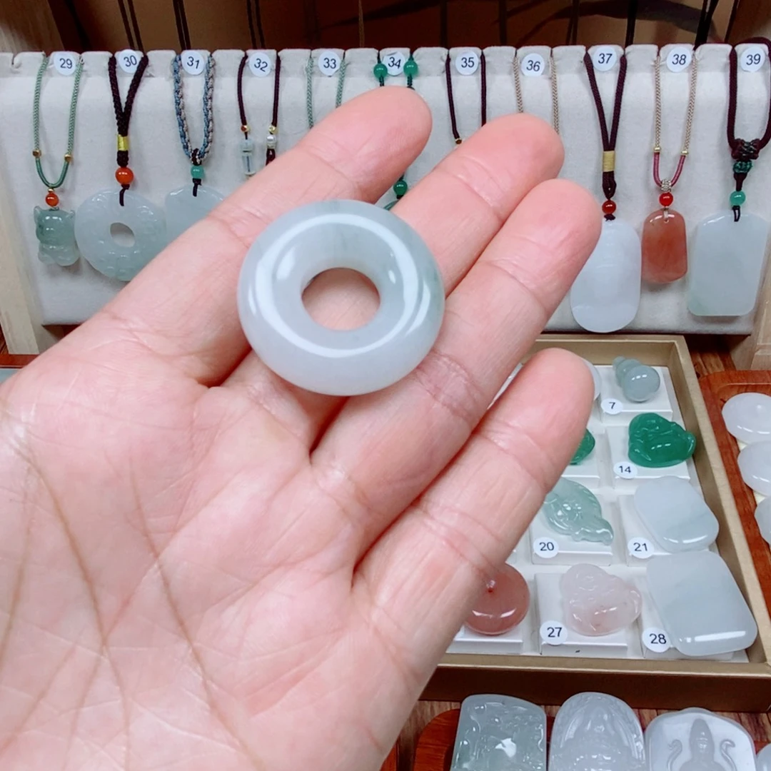 石英质玉（天山翠）未镶嵌吊坠(赠链)