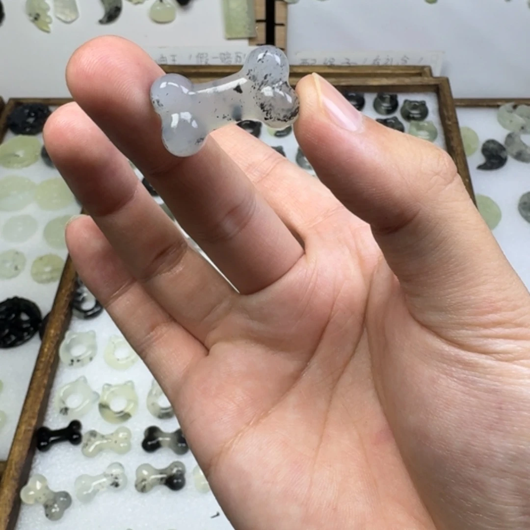 困***鲨蛇纹石玉未镶嵌项链