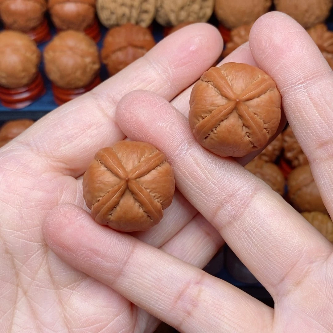 把件文玩核桃手捻球四棱