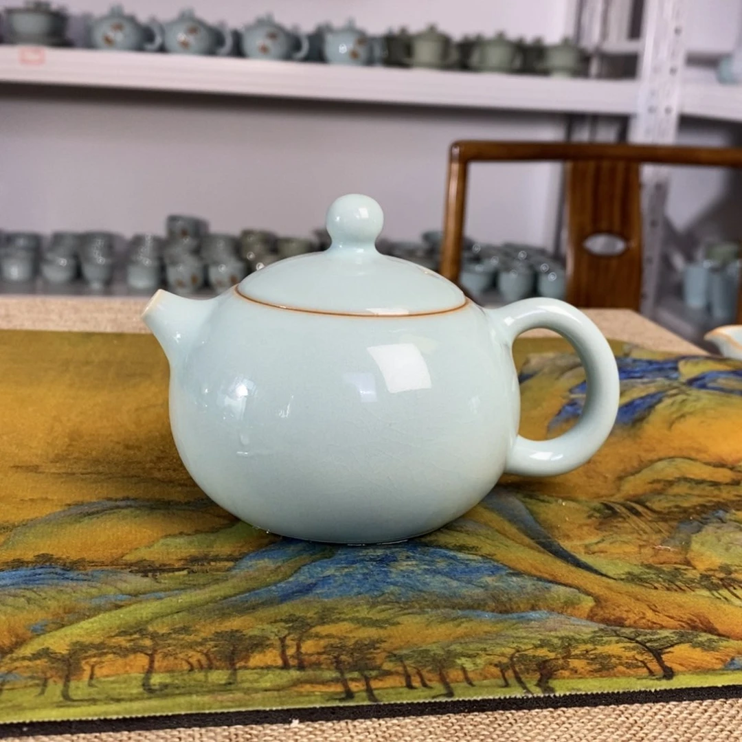 【闪购商品】天青西施壶微微瑕。。。。。。