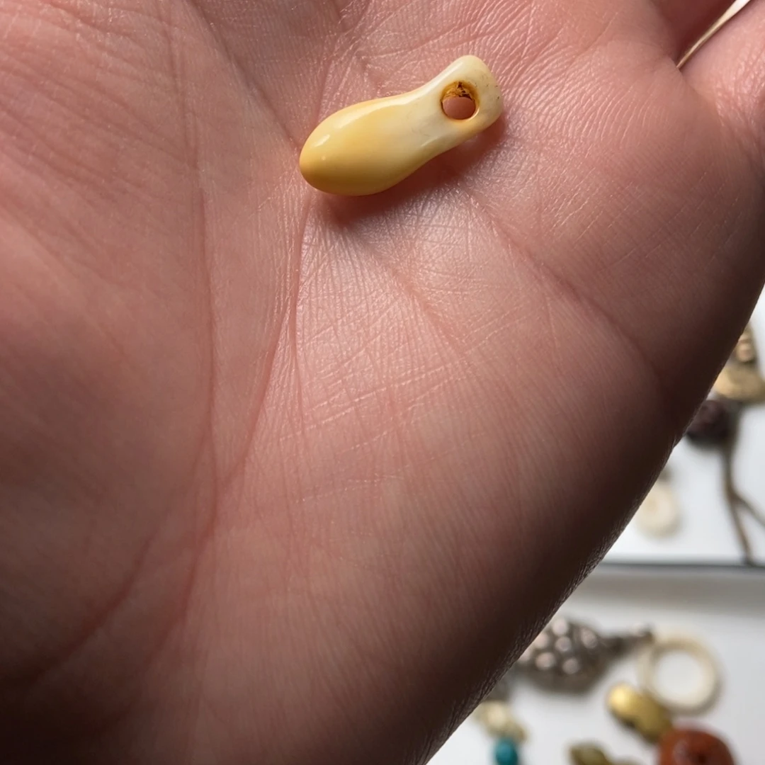 老***于玻璃颈饰藏传精品小元素的话说