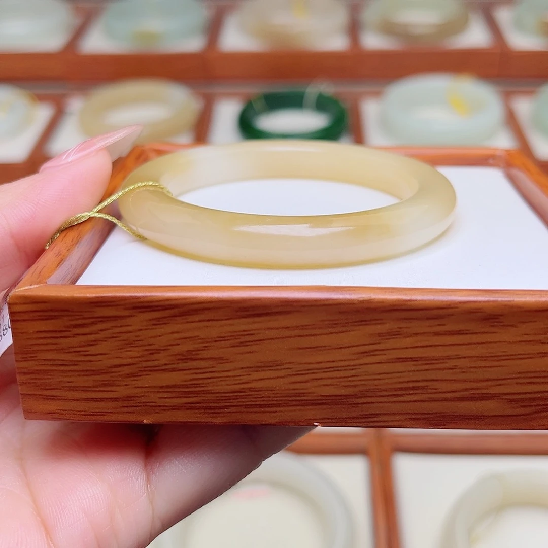 和田玉手镯未镶嵌51.2