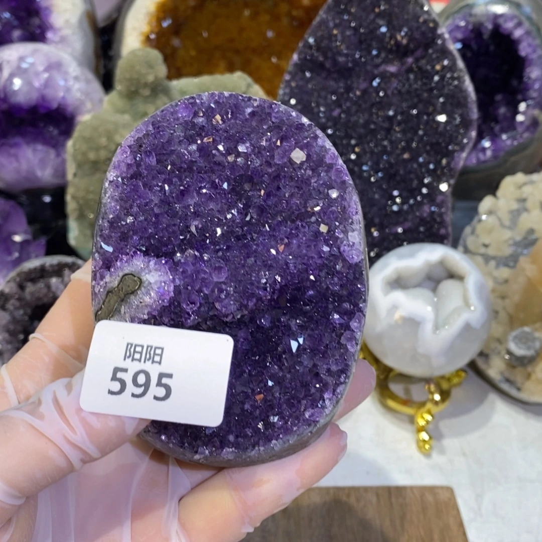 未镶嵌水晶大型摆件（非配饰）