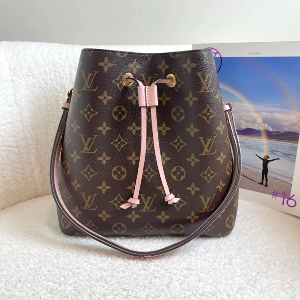 95新 LouisVuitton/路易威登 老花粉水桶包/84150956代卖服务