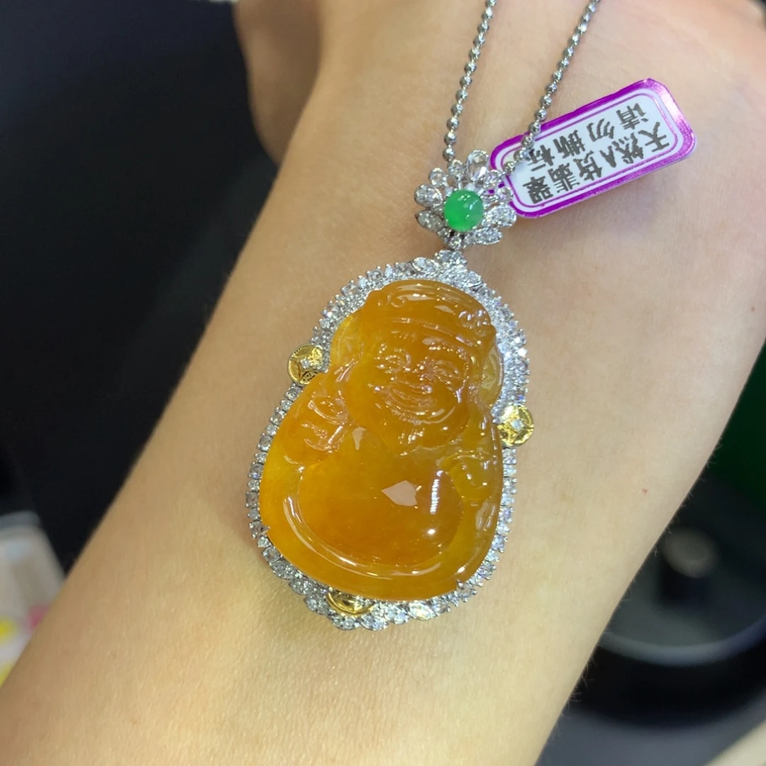 颈饰18K金镶嵌翡翠