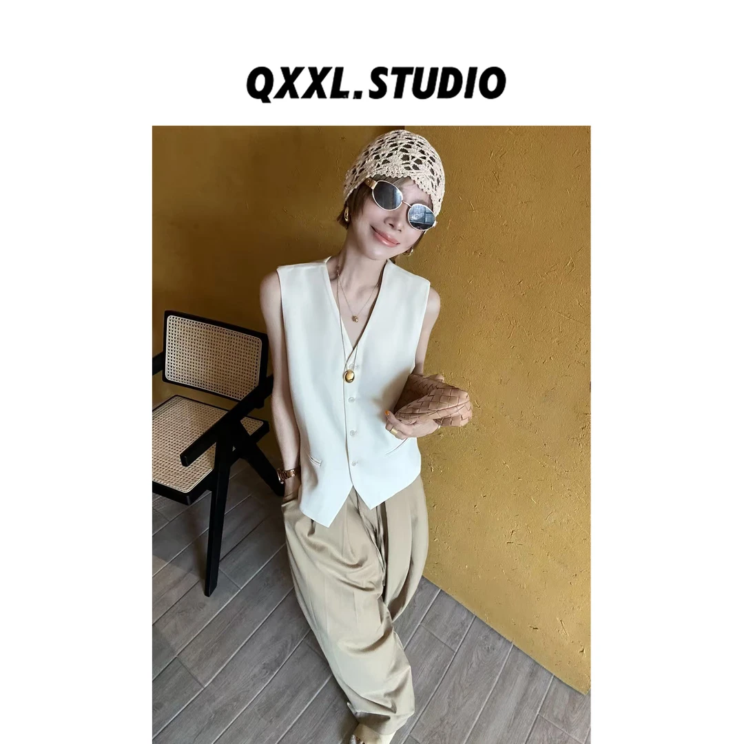 邱小小丽呀 早秋开叉设计感无袖背心马甲女气质休闲宽松V领上衣