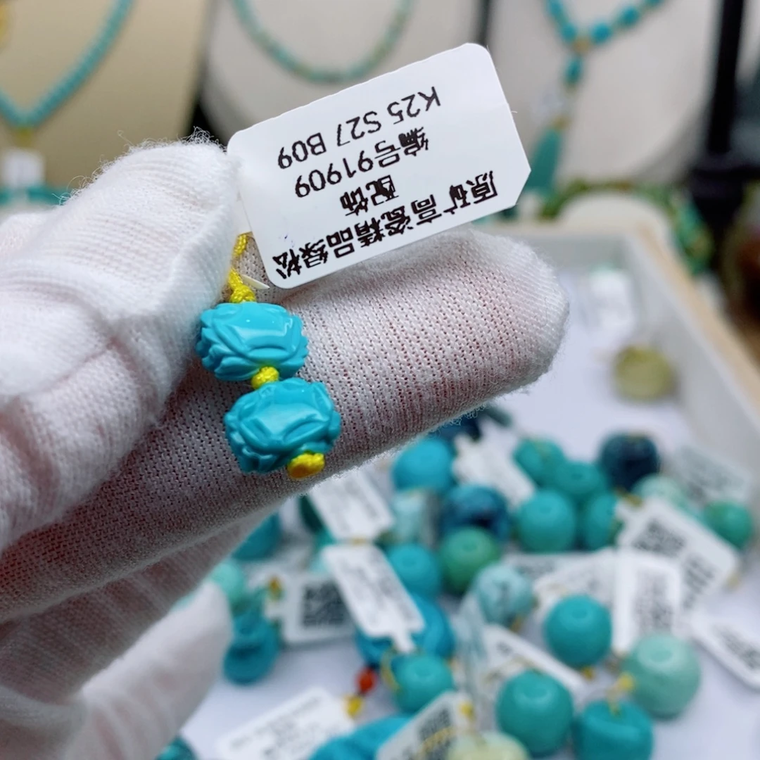 绿松石未镶嵌珠宝奇石