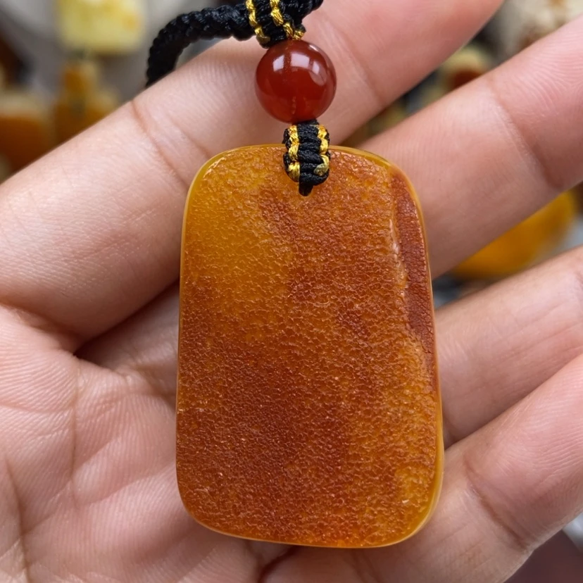 【闪购商品】琥珀颈饰未镶嵌