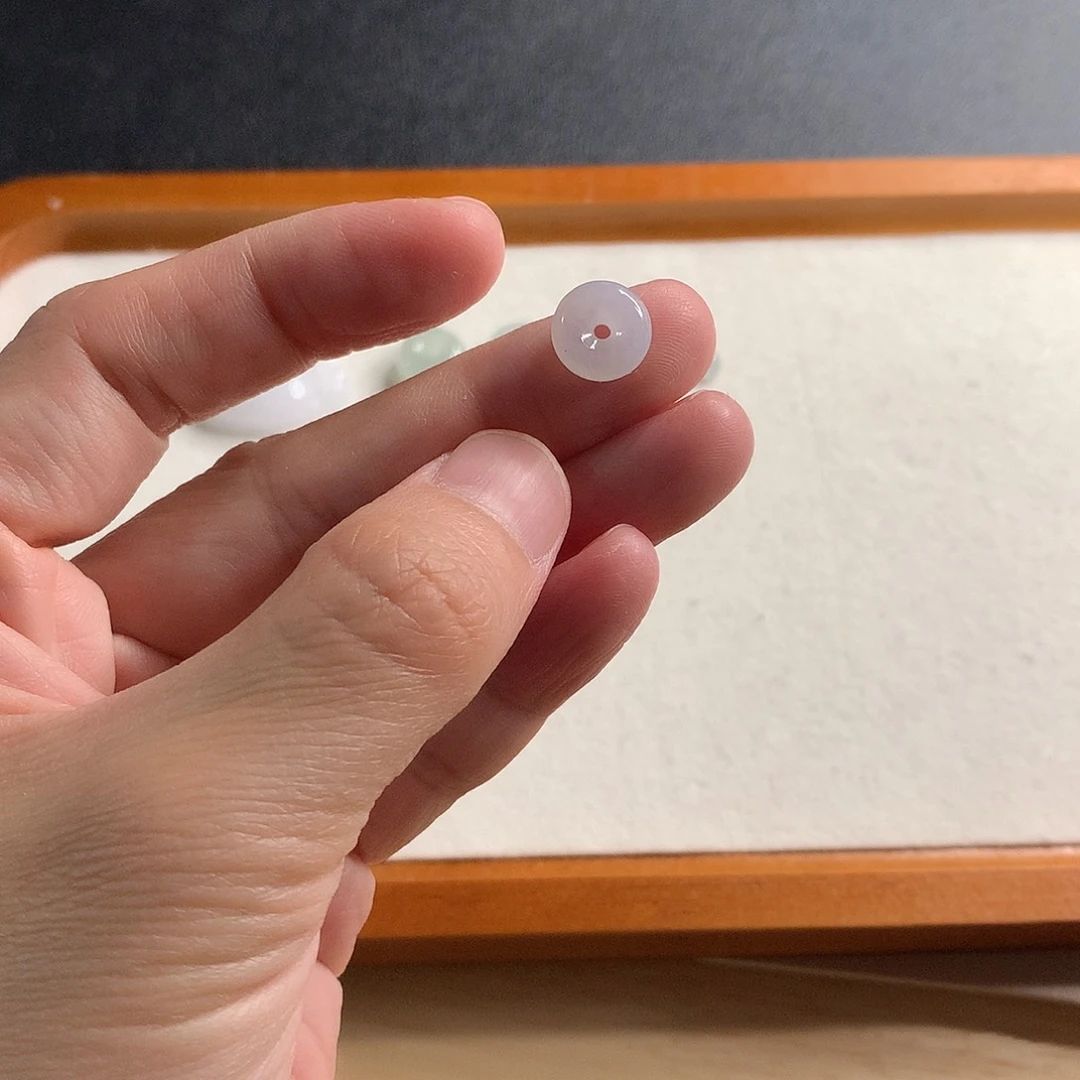 翡翠未镶嵌颈饰扣