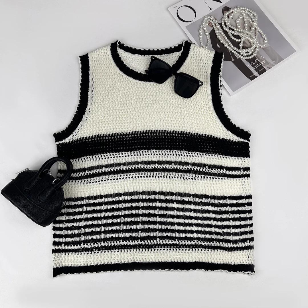 简约舒适撞色条纹镂空无袖上衣 W60508