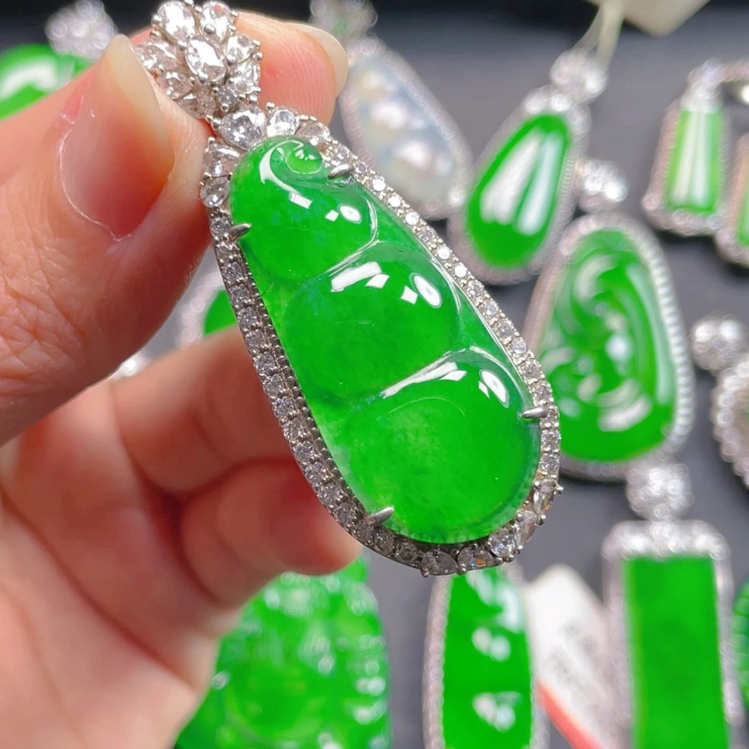 吊坠(不含链)未镶嵌翡翠