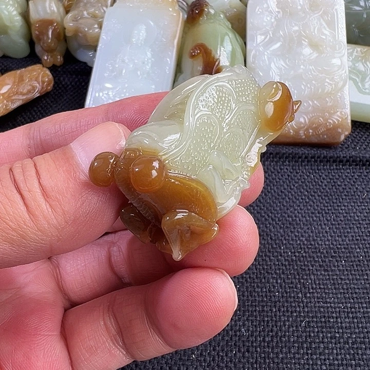 和田玉未镶嵌吊坠(不含链)