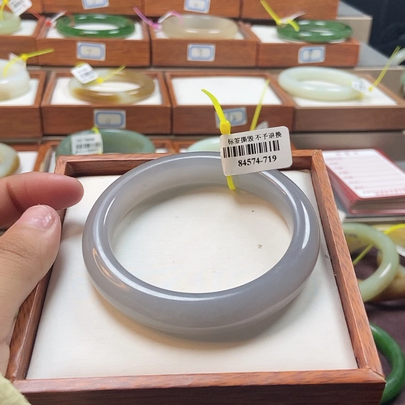 【闪购商品】和田玉手镯未镶嵌