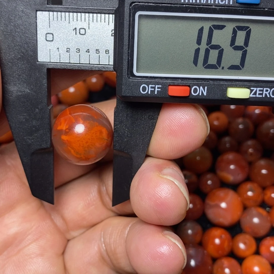 未镶嵌186号圆珠1个南红玛瑙