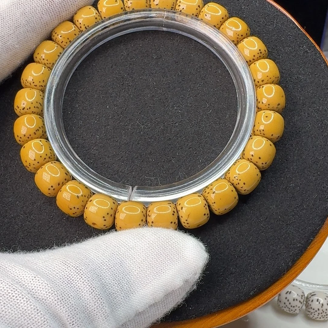 星月菩提手串卡9正月通体鸡油黄