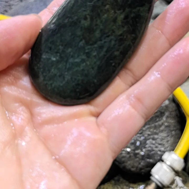 花***言有机玻璃藏玉药王石原石一个