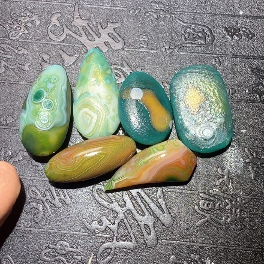 石英质玉珠宝半成品未镶嵌那*是