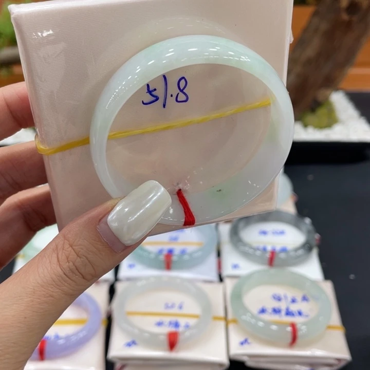 翡翠未镶嵌手镯缅甸翡翠