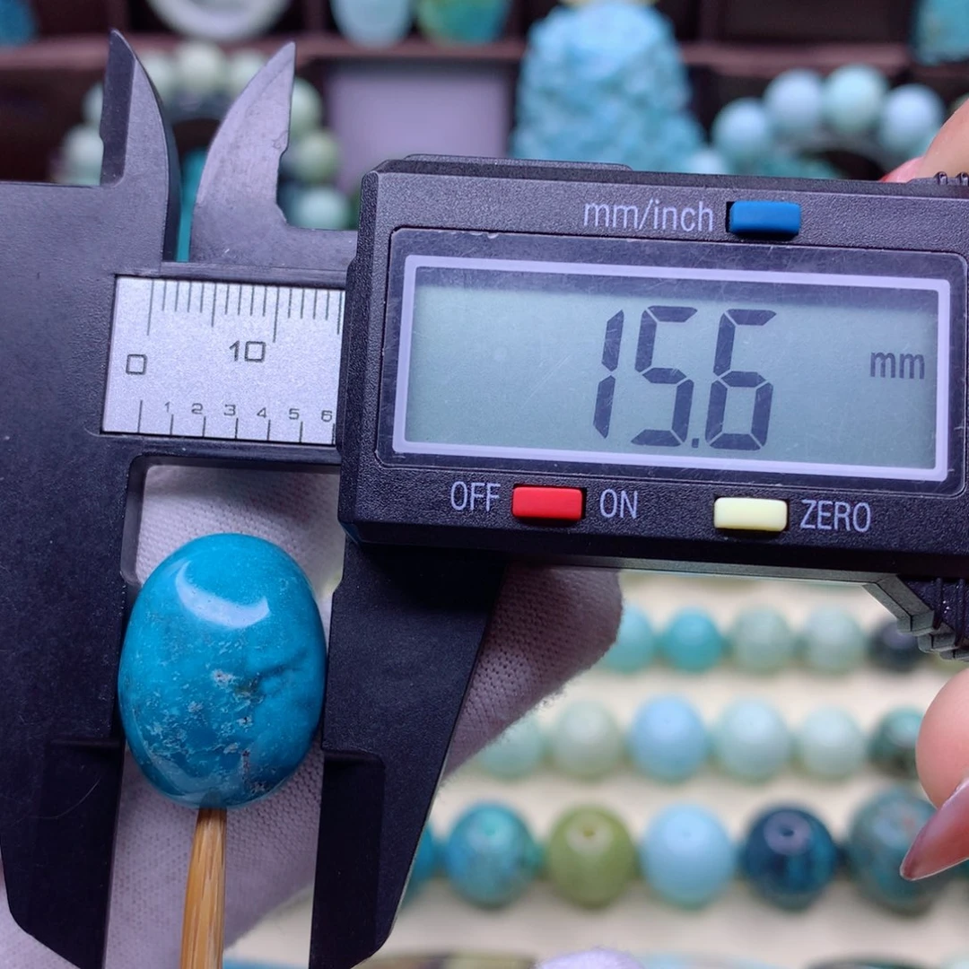 绿松石颈饰未镶嵌