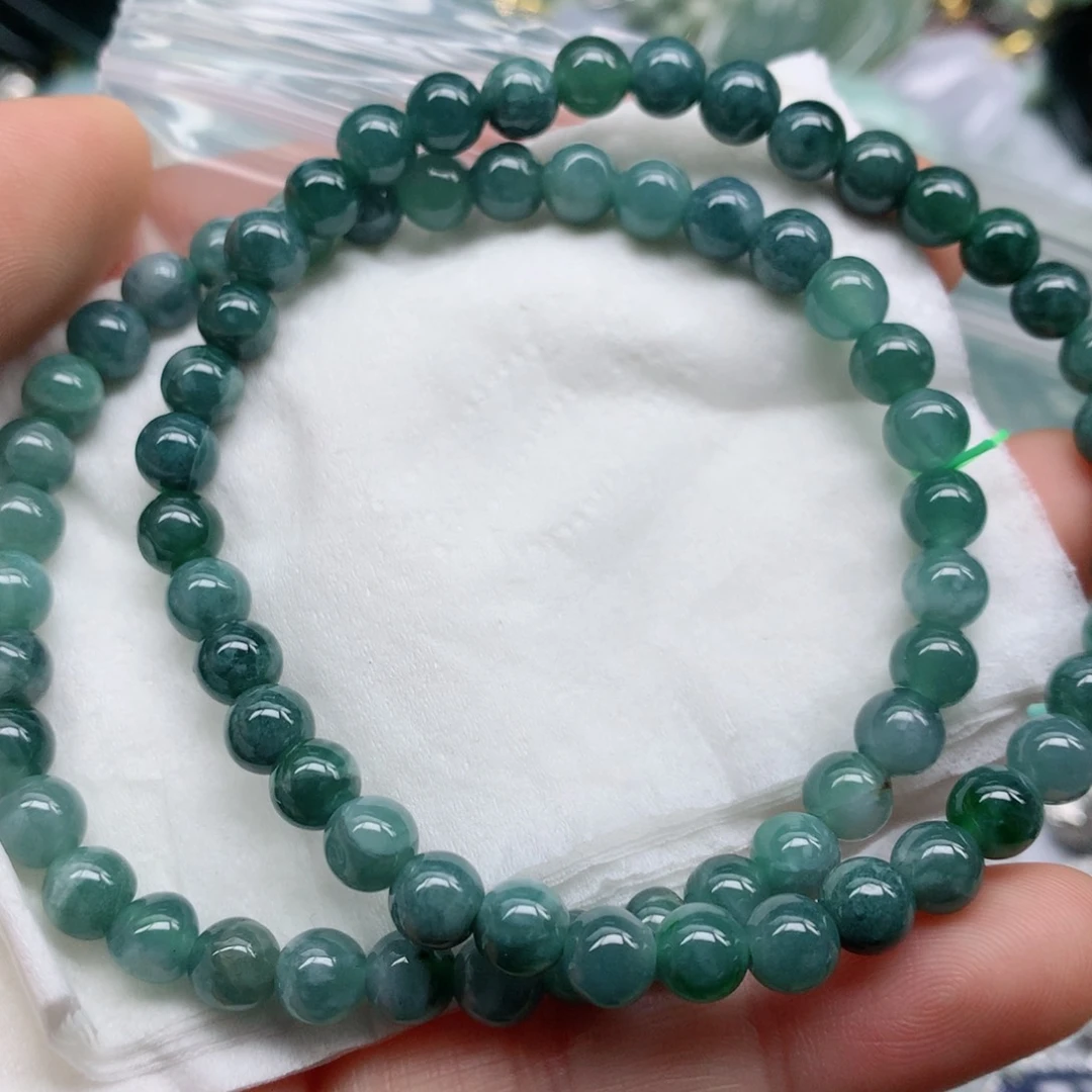 翡翠颈饰未镶嵌手串