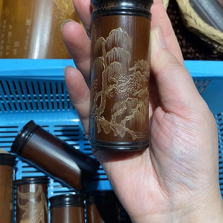 顧***澤老煤竹手工雕刻精品牙签罐