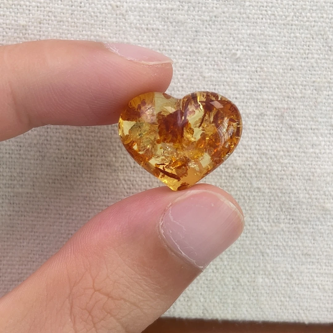 琥珀未镶嵌珠宝奇石屁桃