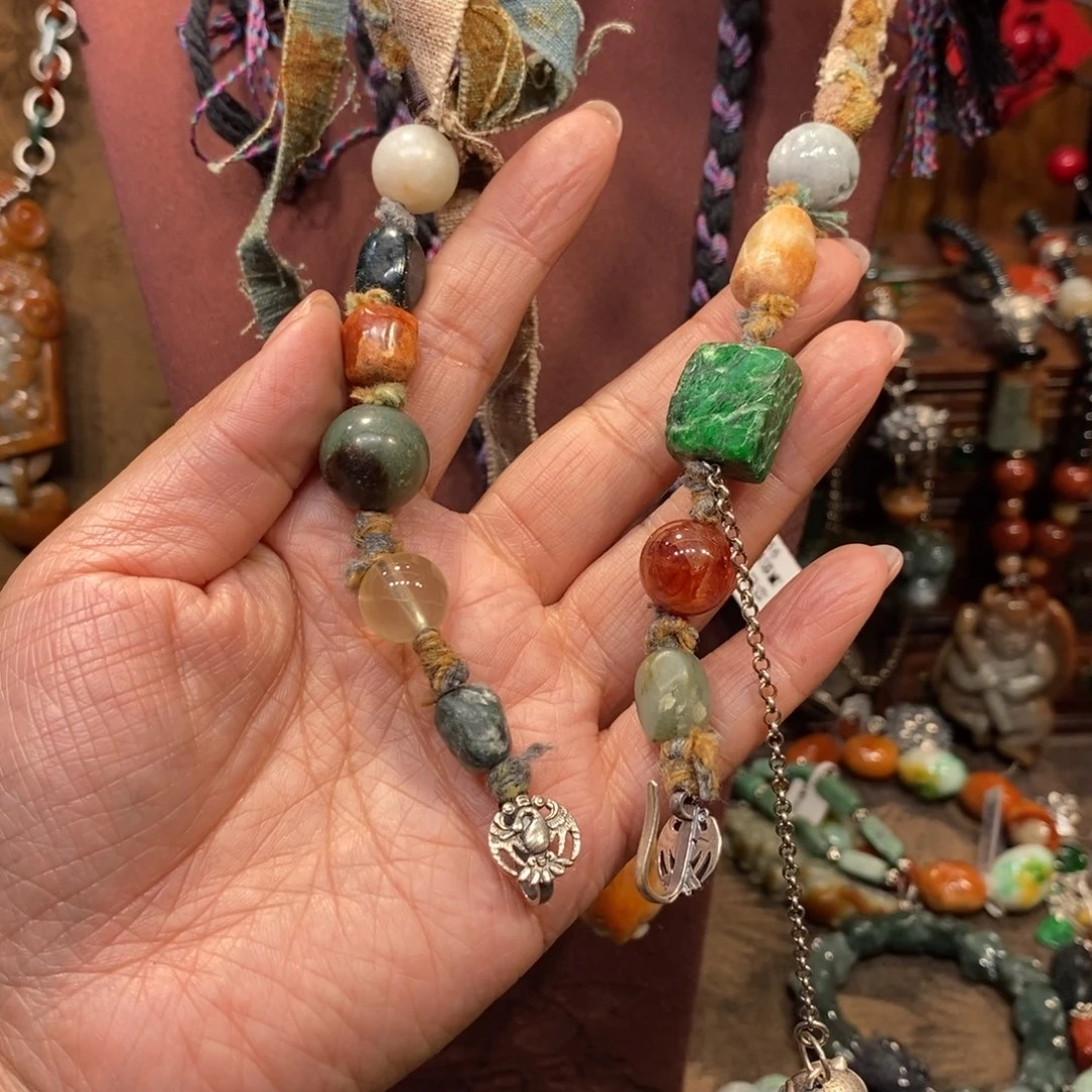 翡翠吊坠(赠链)未镶嵌