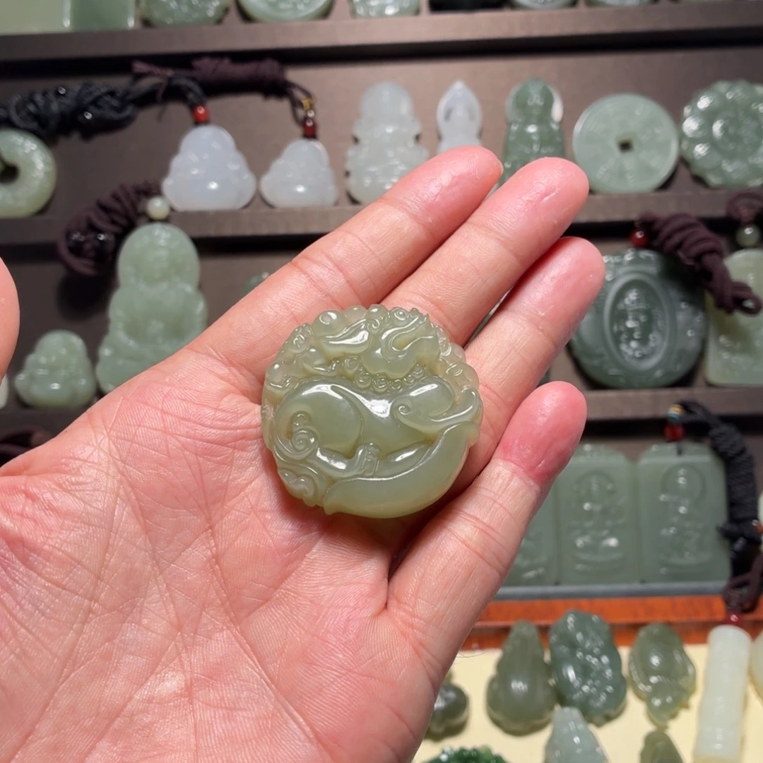 颈饰未镶嵌和田玉