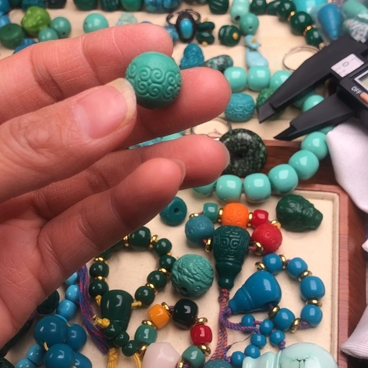 琉璃颈饰X***豪精工雕刻